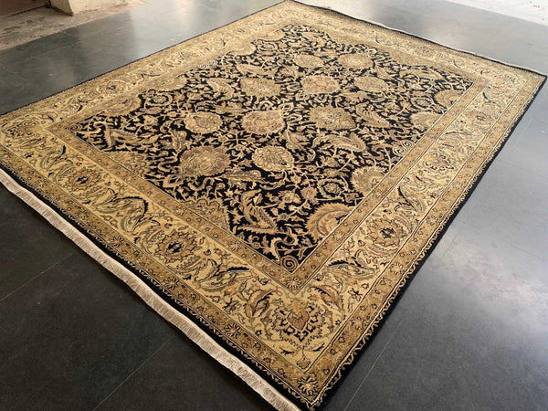 Very Fine Arts and Crafts - KE1570